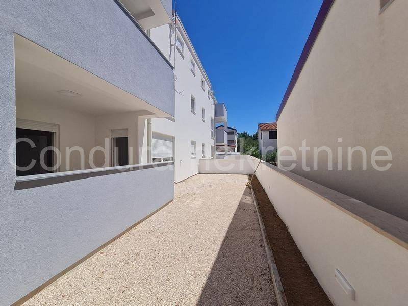 Apartman na moru, Prodaja, Vir, Vir