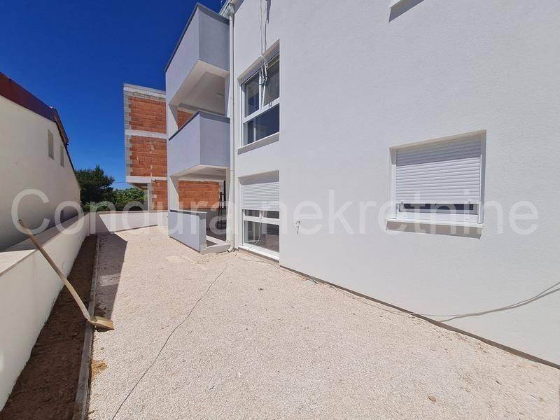 Apartman na moru, Prodaja, Vir, Vir