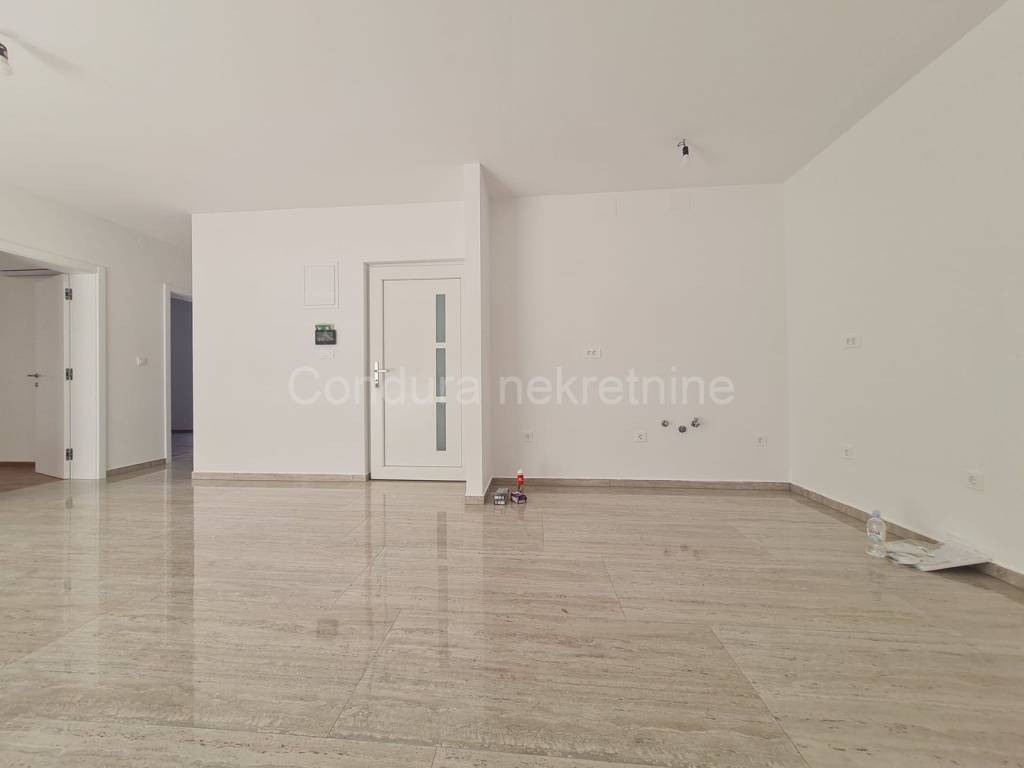 Apartman na moru, Prodaja, Vir, Vir