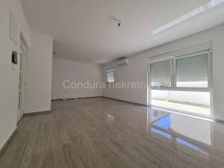 Apartman na moru, Prodaja, Vir, Vir