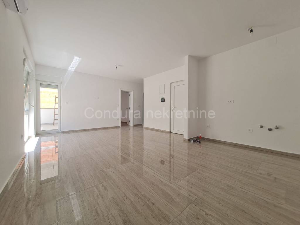 Apartman na moru, Prodaja, Vir, Vir