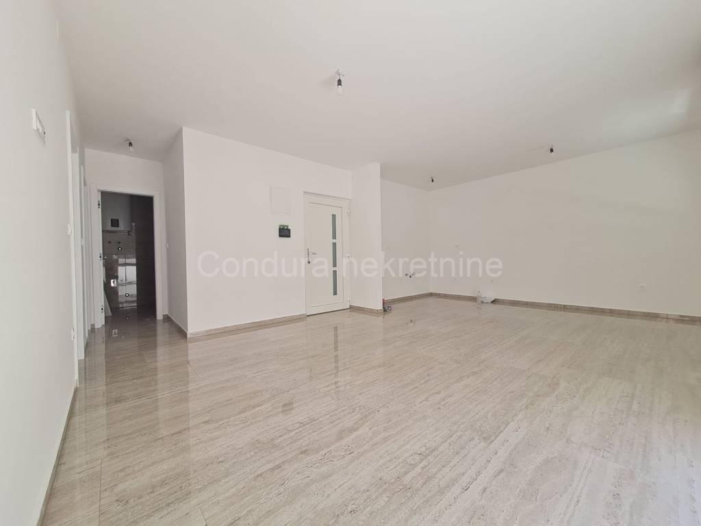 Apartman na moru, Prodaja, Vir, Vir