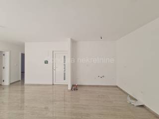 Apartman na moru, Prodaja, Vir, Vir