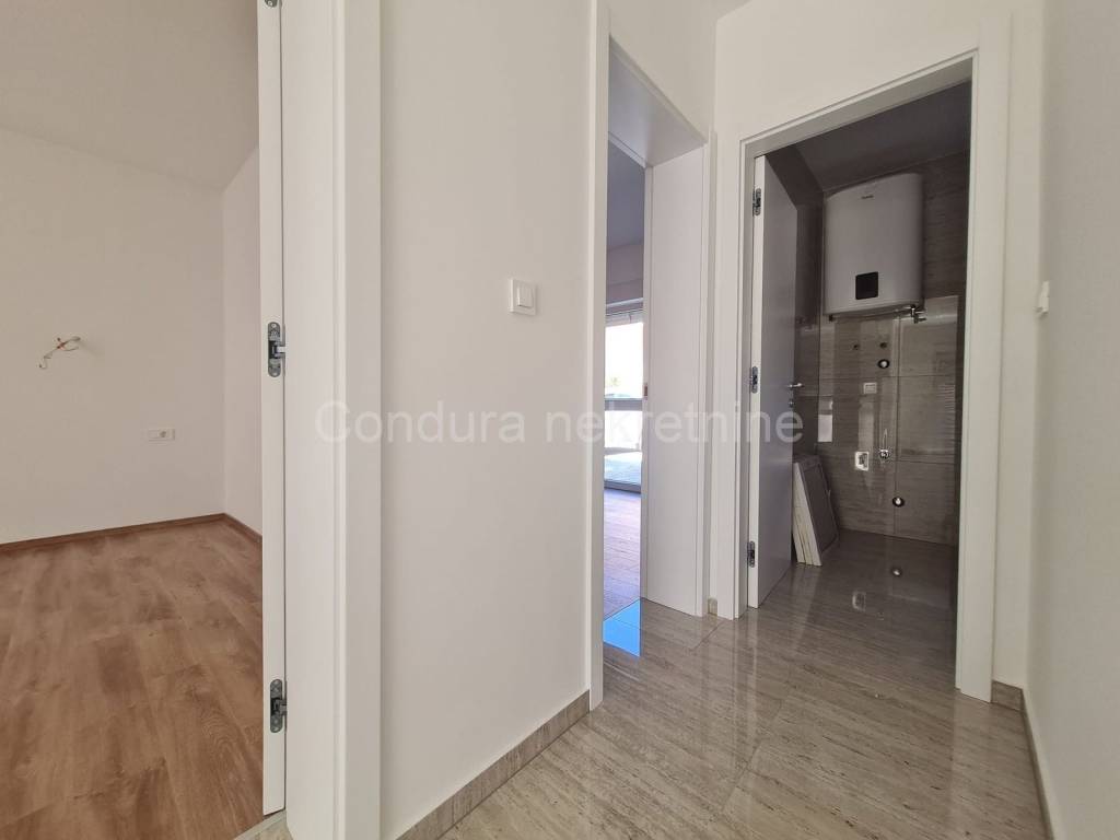 Apartman na moru, Prodaja, Vir, Vir