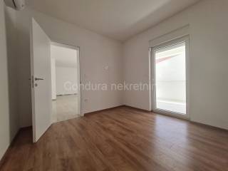 Apartman na moru, Prodaja, Vir, Vir