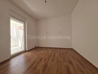 Apartman na moru, Prodaja, Vir, Vir