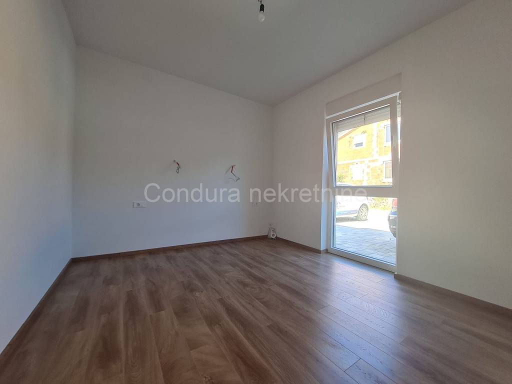 Apartman na moru, Prodaja, Vir, Vir