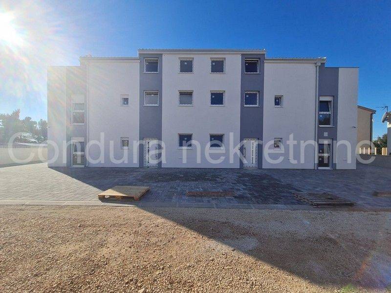 Apartman na moru, Prodaja, Vir, Vir