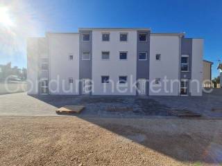 Apartman na moru, Prodaja, Vir, Vir