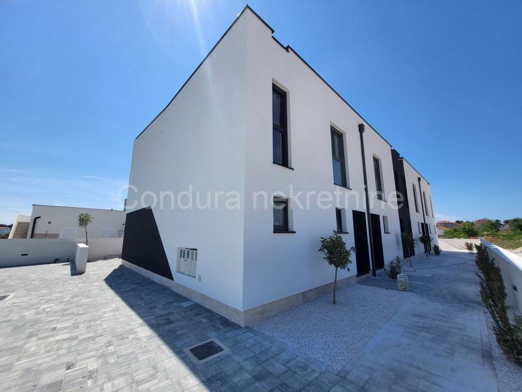 Apartman na moru, Prodaja, Privlaka, Privlaka