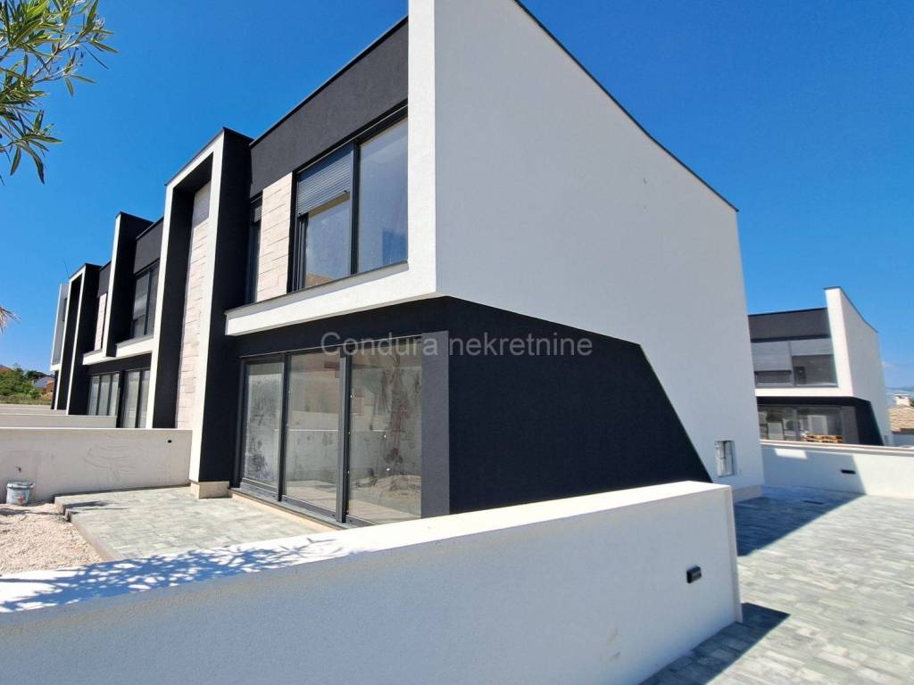 Apartman na moru, Prodaja, Privlaka, Privlaka