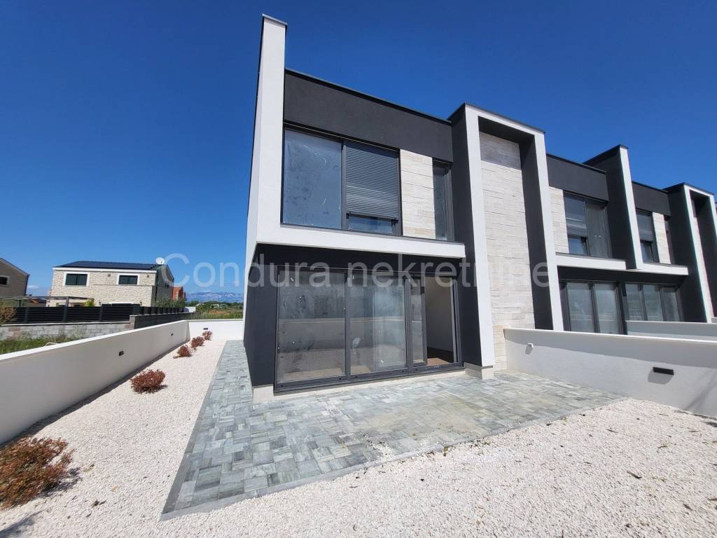 Apartman na moru, Prodaja, Privlaka, Privlaka