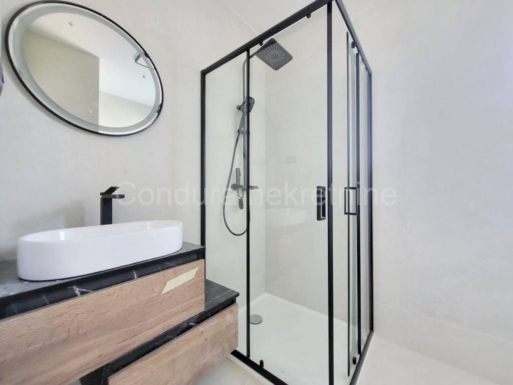 Apartman na moru, Prodaja, Privlaka, Privlaka