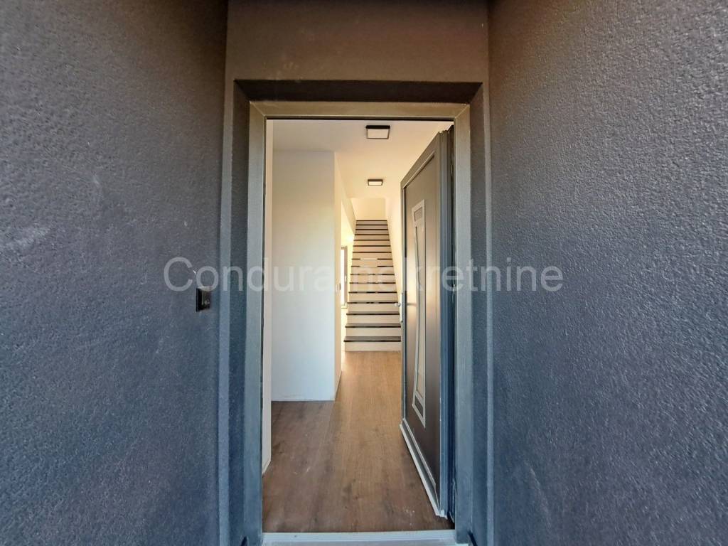 Apartman na moru, Prodaja, Privlaka, Privlaka