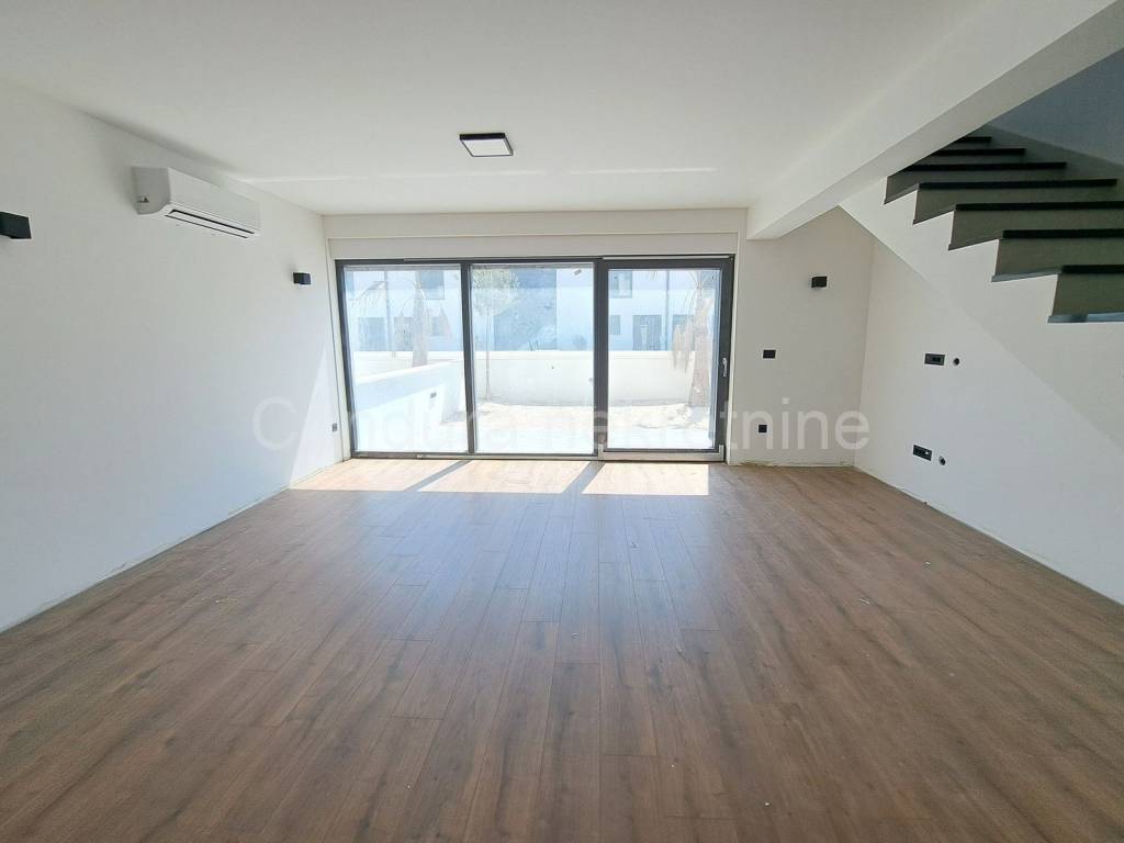 Apartman na moru, Prodaja, Privlaka, Privlaka