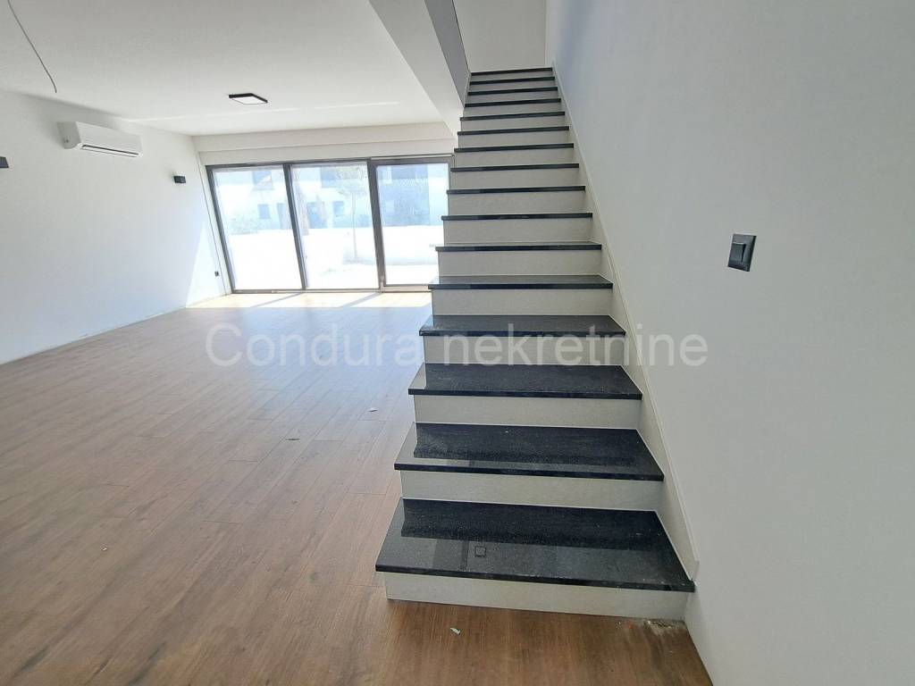 Apartman na moru, Prodaja, Privlaka, Privlaka