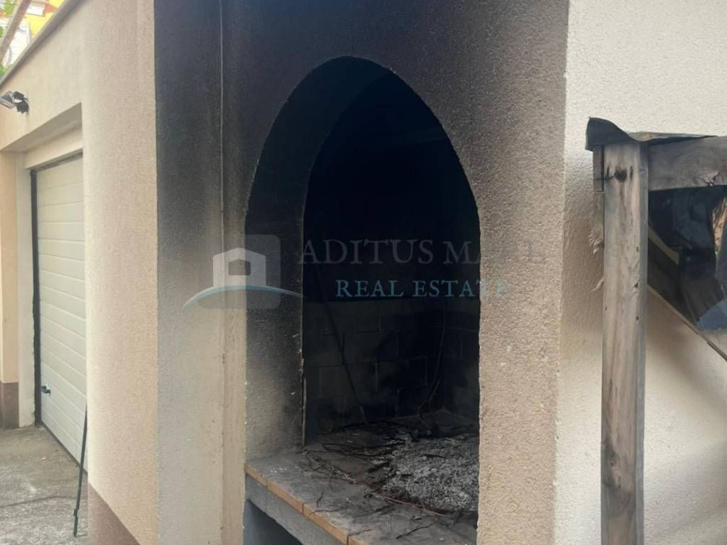 House with apartments, Sale, Vodice, Srima