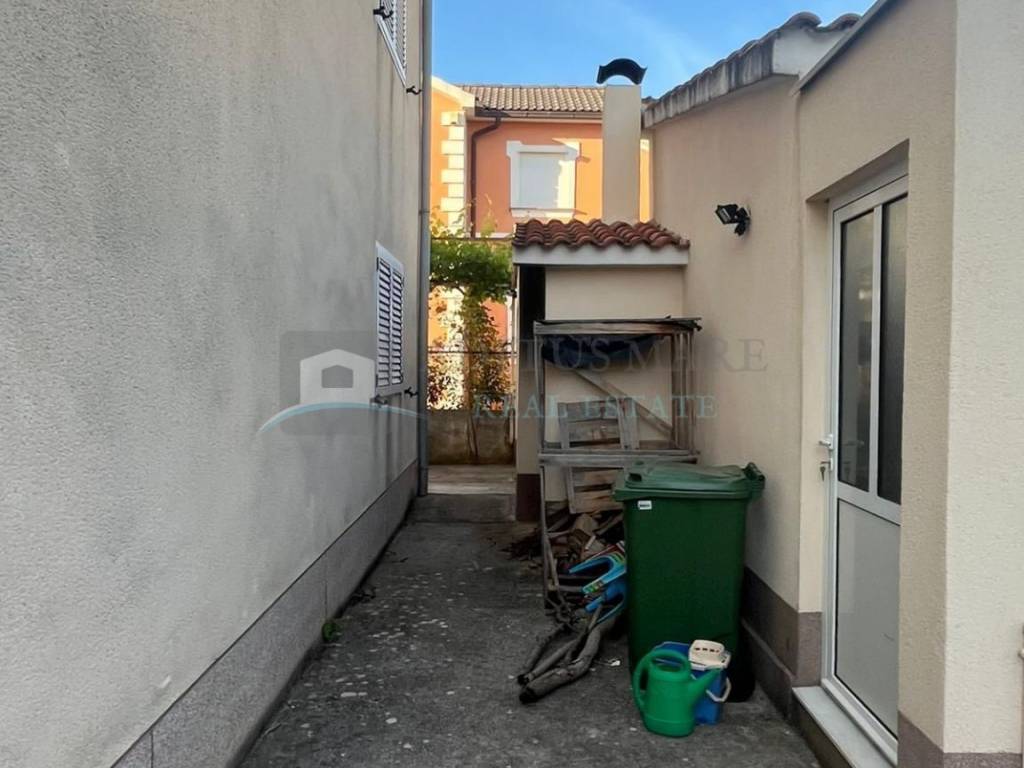 House with apartments, Sale, Vodice, Srima