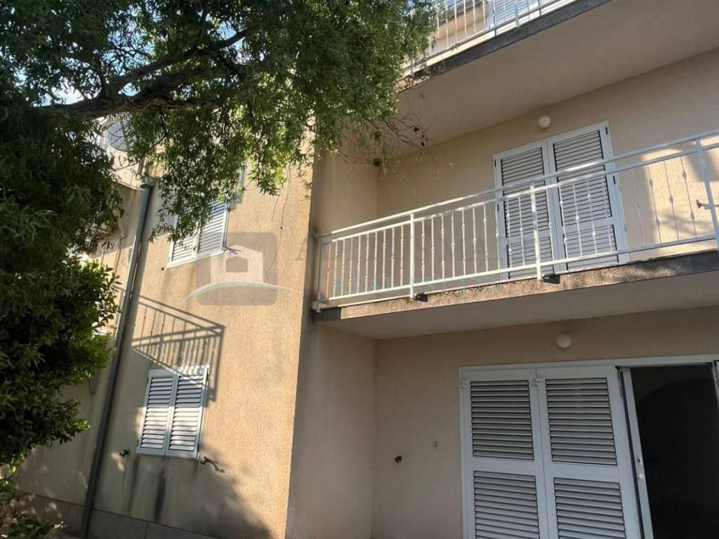 House with apartments, Sale, Vodice, Srima