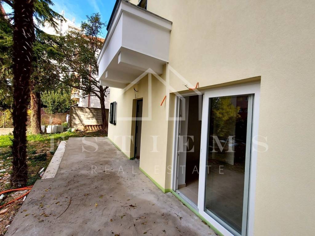 Flat in a house, Sale, Rijeka, Istok