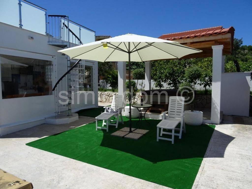 House with apartments, Sale, Rogoznica, Ražanj