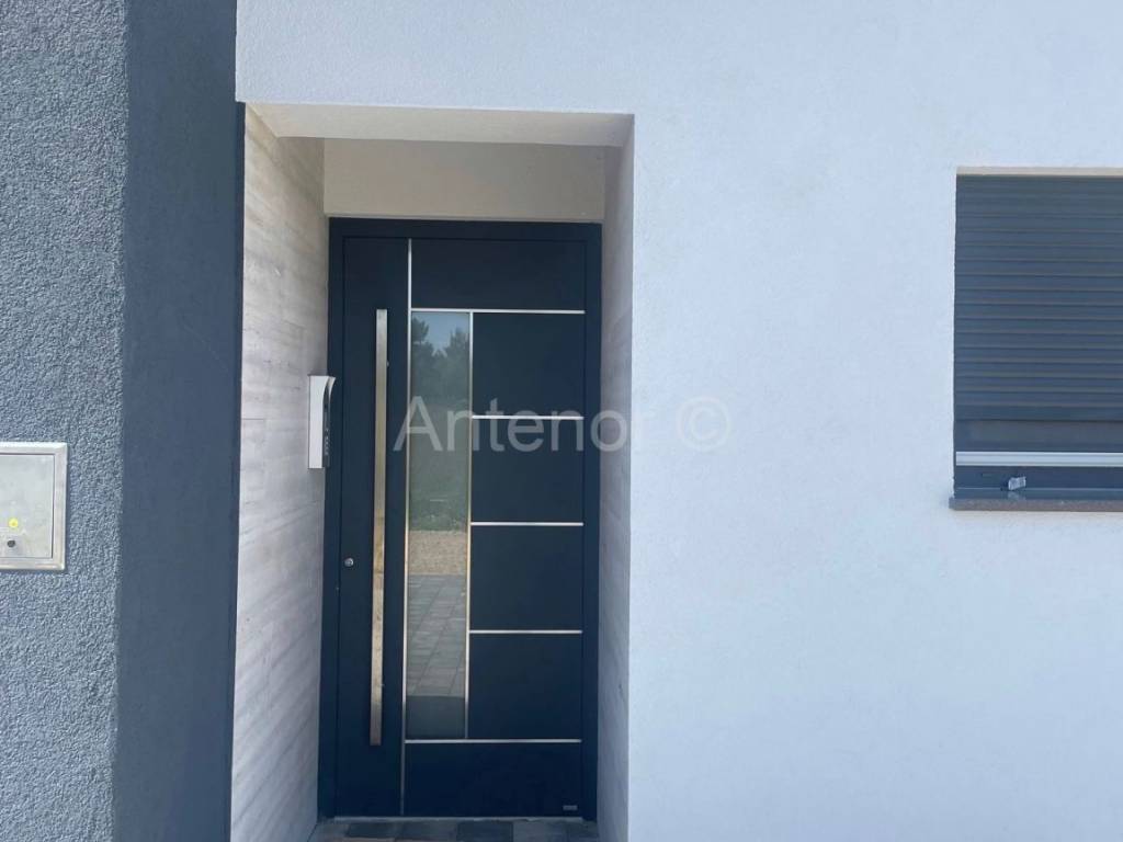 Apartman na moru, Prodaja, Privlaka, Privlaka