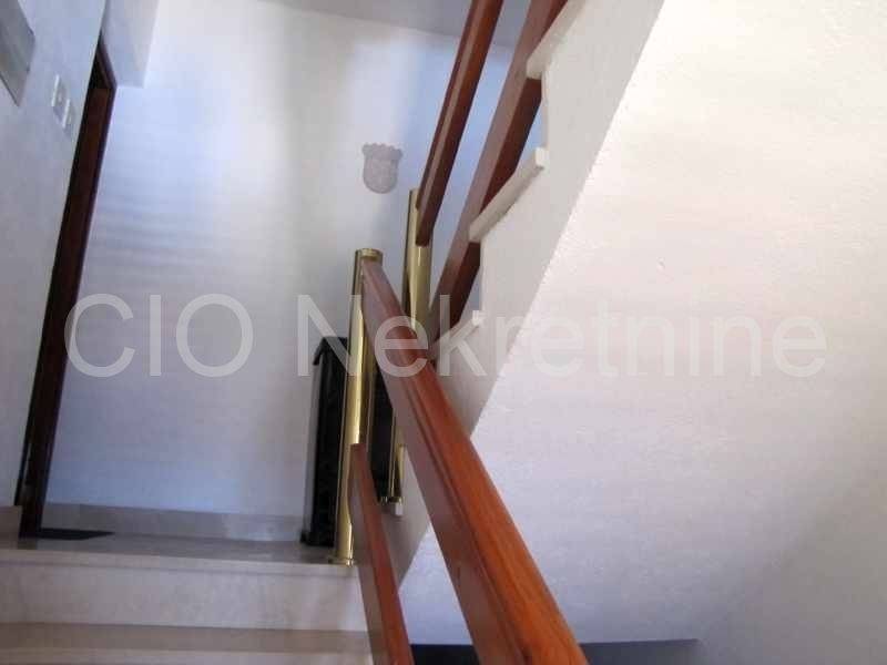 House in row, Sale, Bol, Bol
