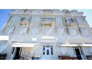 Hotel, Sale, Milna, Milna