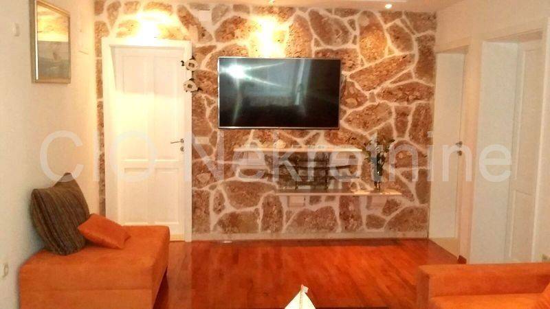 Flat in a building, Sale, Bol, Bol