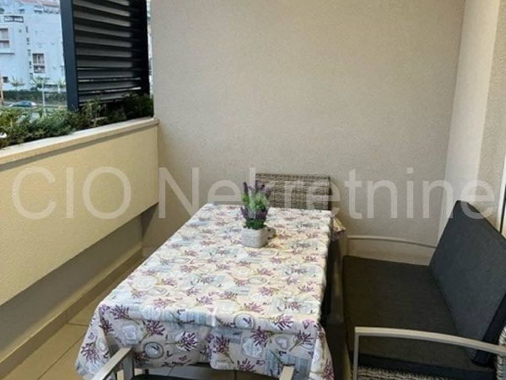 Flat in a new building, Rent, Split, Split