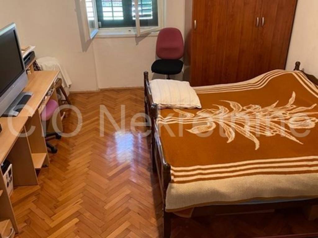Flat in a building, Sale, Split, Split