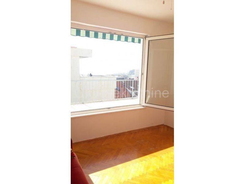 Flat in a house, Sale, Split, Split