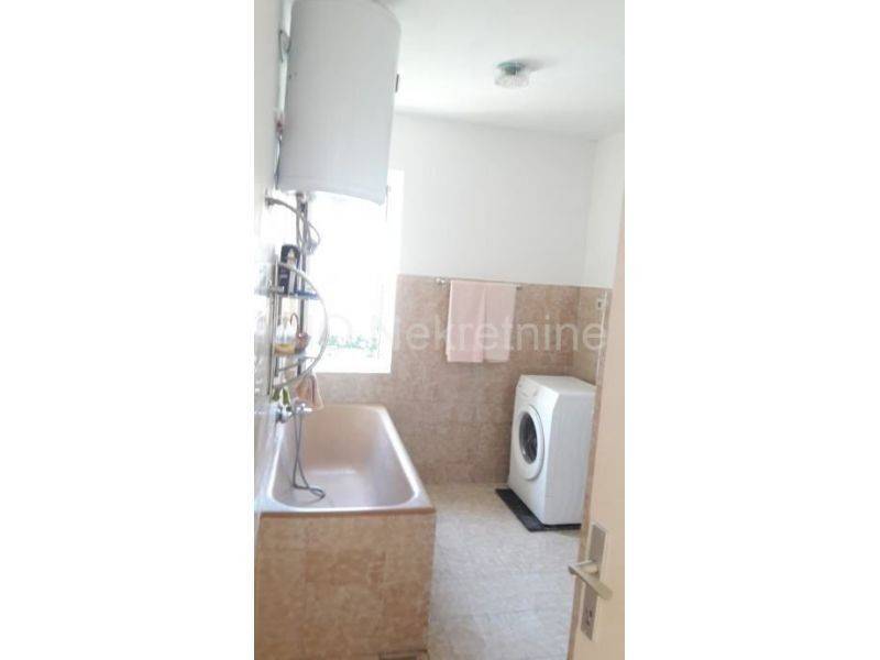 Flat in a house, Sale, Split, Split