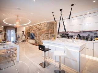 Flat in older building, Sale, Split, Split