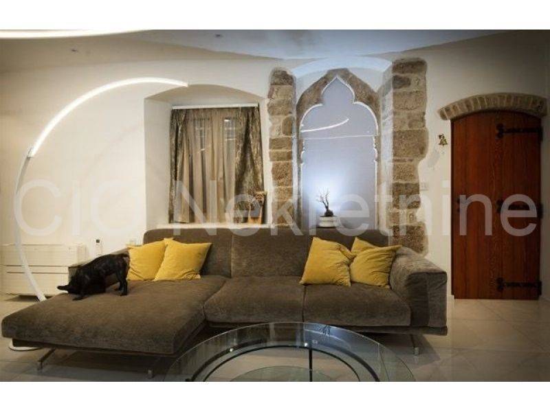 Flat in older building, Sale, Split, Split