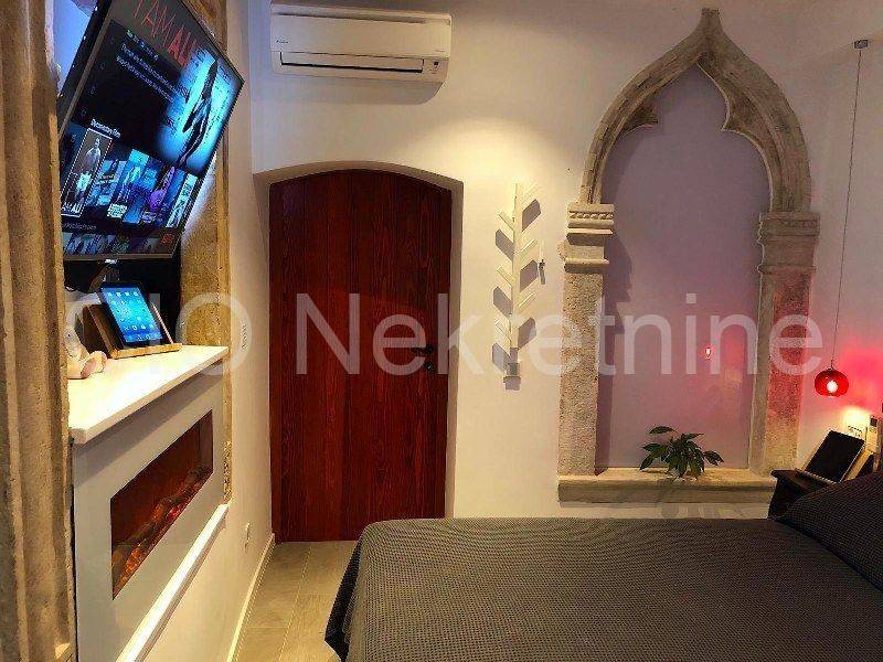 Flat in older building, Sale, Split, Split