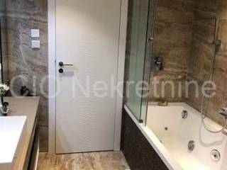 Flat in older building, Sale, Split, Split