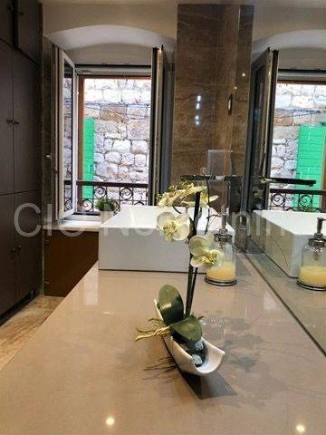 Flat in older building, Sale, Split, Split