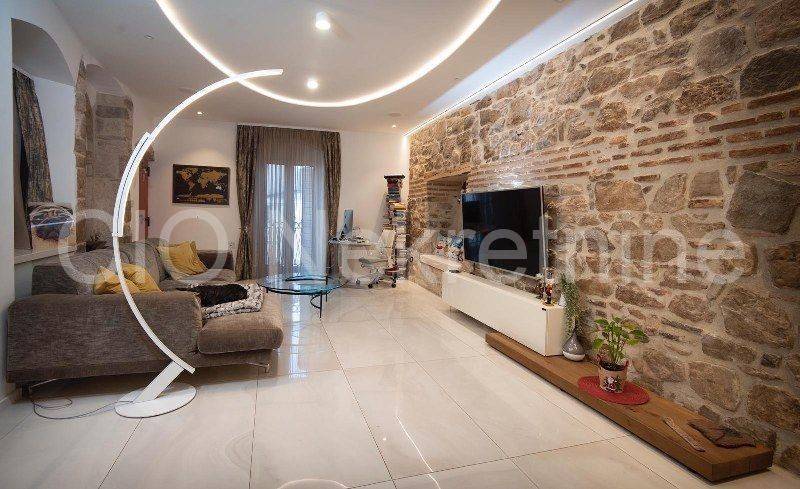 Flat in older building, Sale, Split, Split