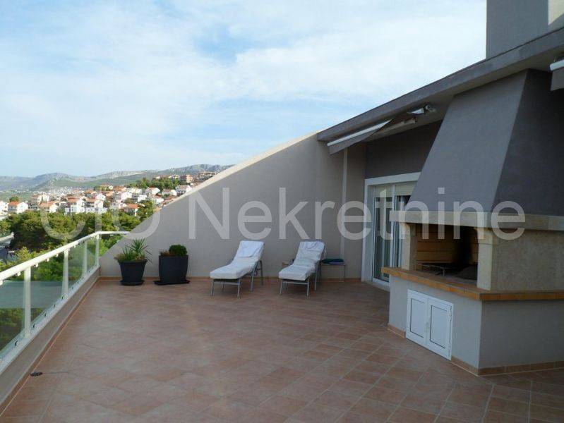 House with apartments, Sale, Podstrana, Podstrana