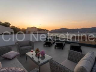 Flat in an urban villa, Sale, Okrug, Okrug Gornji