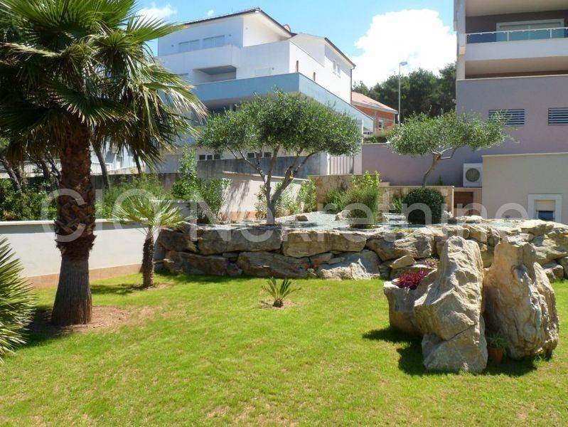 House with apartments, Sale, Podstrana, Podstrana