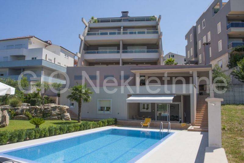 House with apartments, Sale, Podstrana, Podstrana