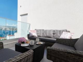 Flat in an urban villa, Sale, Okrug, Okrug Gornji