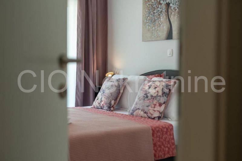 Flat in an urban villa, Sale, Okrug, Okrug Gornji