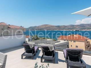 Flat in an urban villa, Sale, Okrug, Okrug Gornji