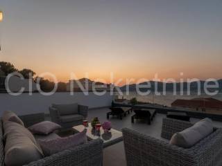 Flat in an urban villa, Sale, Okrug, Okrug Gornji