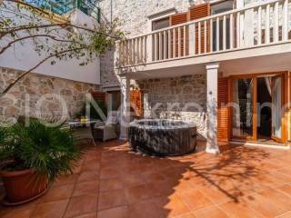 Terraced house, Sale, Sutivan, Sutivan