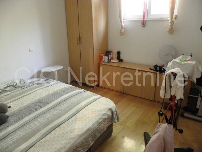 Plot with house, Sale, Split, Split