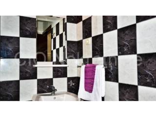 Hotel, Sale, Milna, Milna